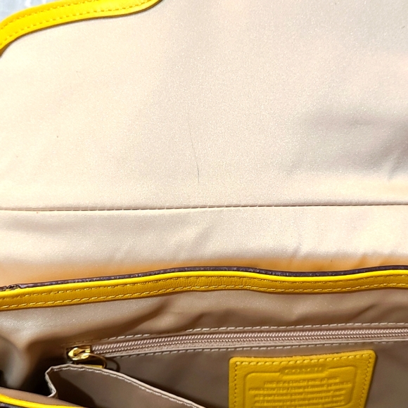 Coach Shoulder Bag - Picture 8 of 9